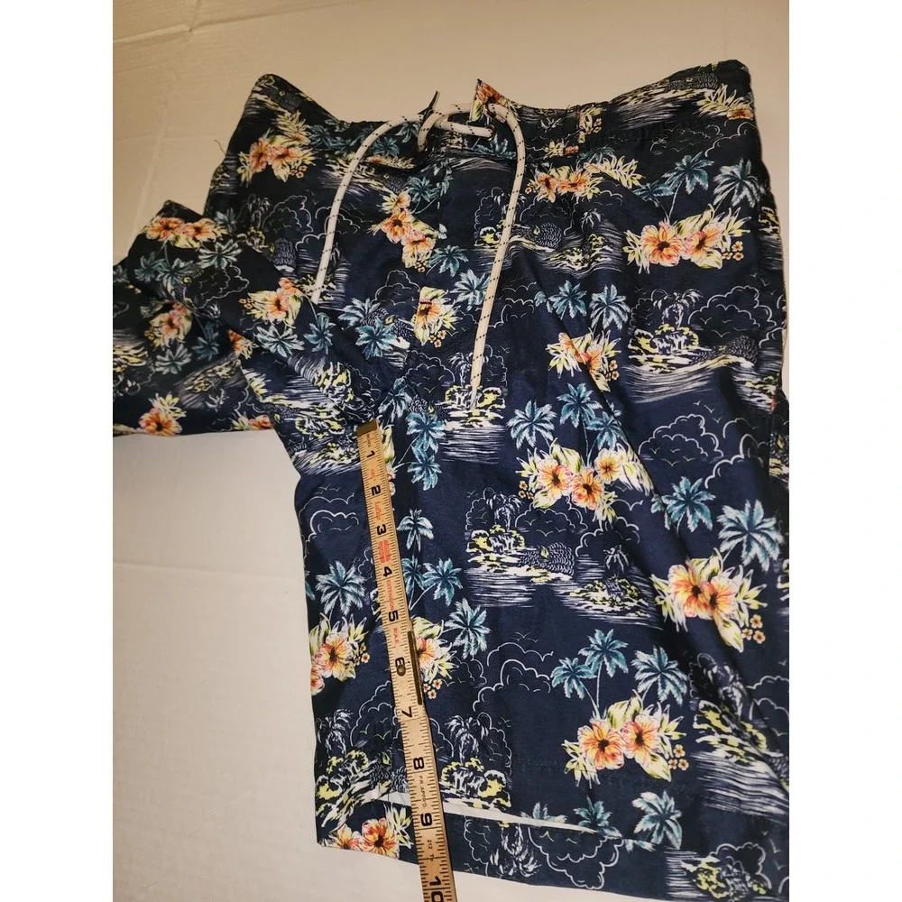 St. John's Bay Men's S Blue Floral Print Swim Shorts Drawstring Size S, Vacation